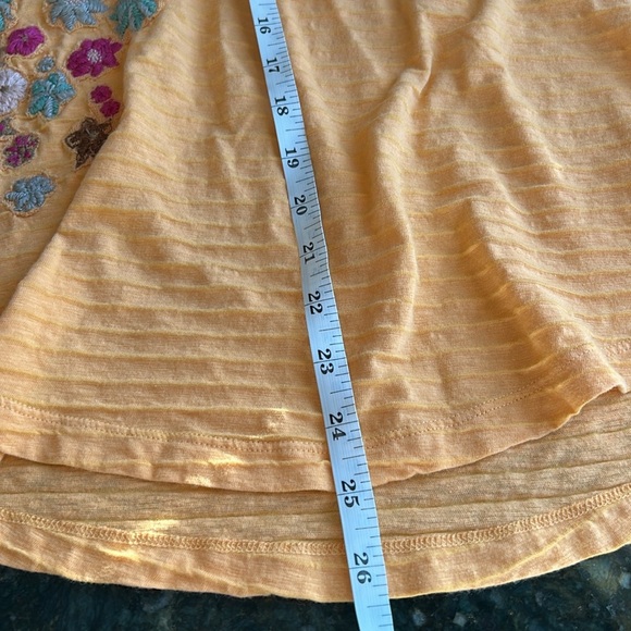 Soft Surroundings floral embroidered v neck 3 button top. XL. 100% cotton - Picture 10 of 12